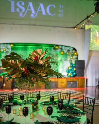 Sophistication, Experiences, and Great Memories all under one roof! 🌴Pt.3
•
•
📸@inniscaseyphotography 
🎈@theballooncart
#eventspace #losangeles #immersiveevent #avvenue #mitzvah #wedding #social #privateevents #corporateevents #immersiveexperience #midcity #projectionmapping #corporate #venue #venuedecor #eventvenue