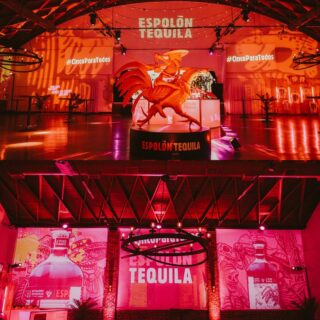 Captivating moments, bold flavors. Still savoring the spirit of this event! 

Thank you @espolontequila & @complex   Production By: @topshelfnetwork   📸 @jarrodanthonee  #cincodemayo #event #losangeles #immersiveexperience #avvenue #mitzvah #weddingideas #midcity #corporate #privateevents #eventvenue #venue #eventspace #venuedecor #projectionmapping #espolon #complexcon